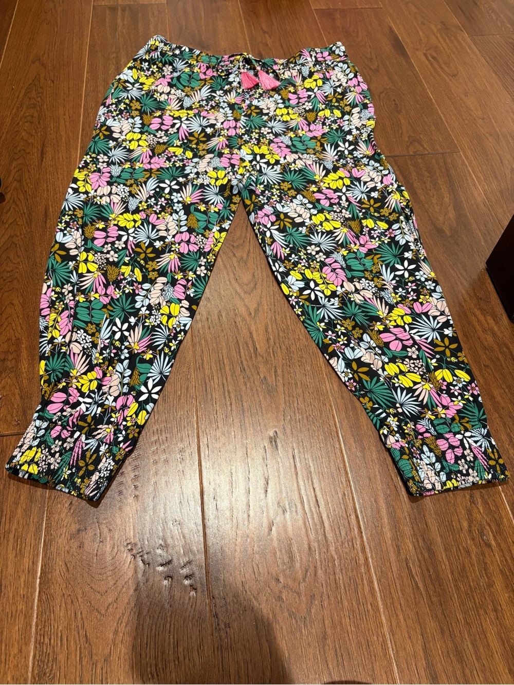 Boden Black Multi Floral Cropped Jogger Pants